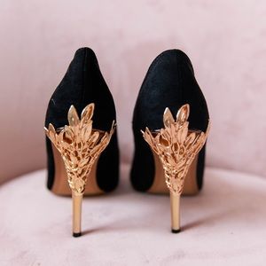 Shoedazzle Gold Heel Pumps